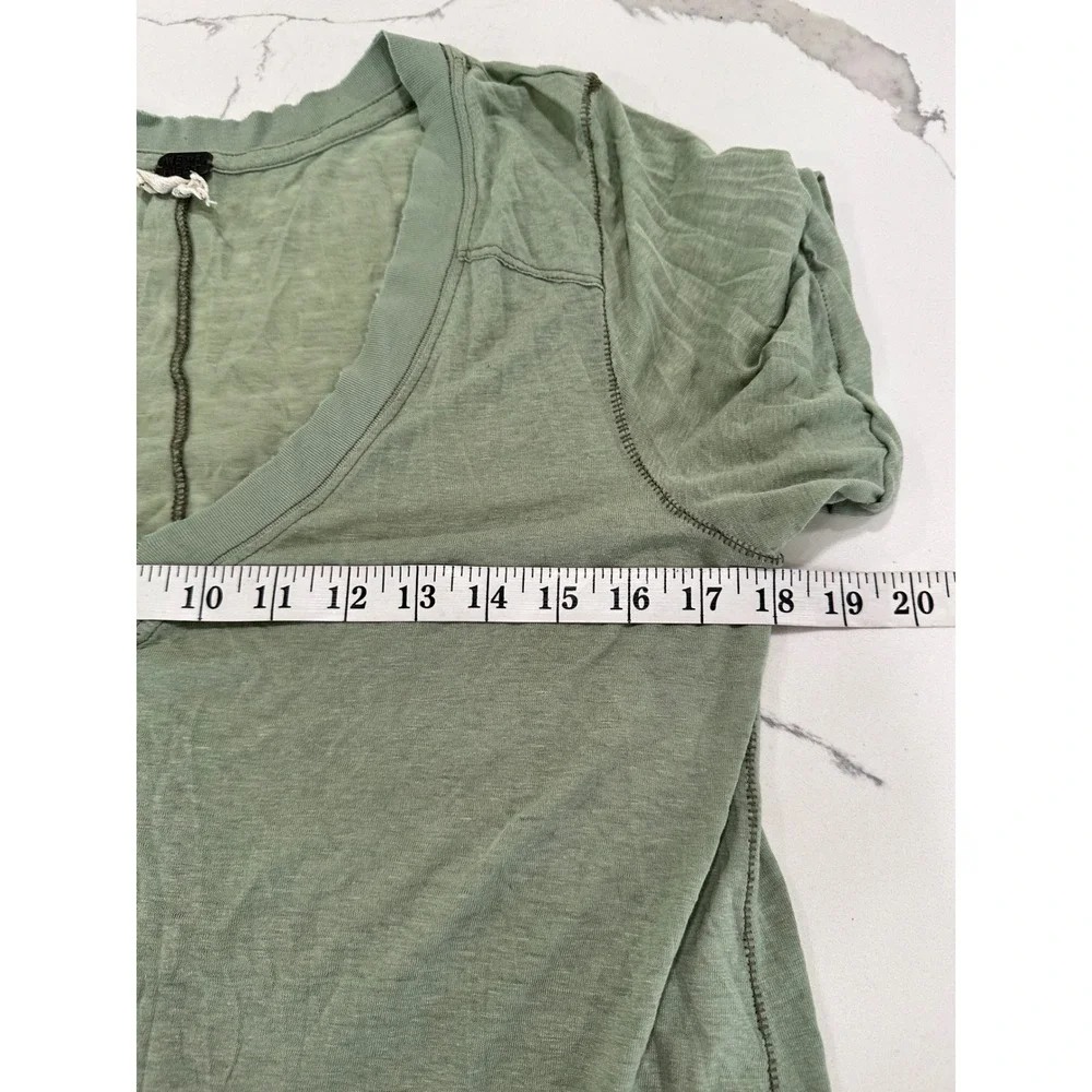 We The Free Free People Green V-Neck Slub T-Shirt Short Sleeve Seam Detail S